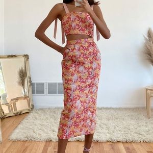 Lulus Metallic Colorful Midi Set